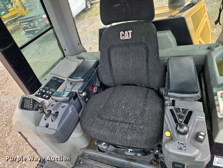 image for item EB8096 2015 Caterpillar 953D track loader