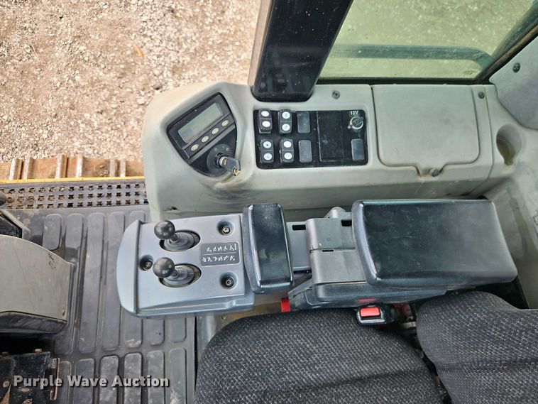 image for item EB8096 2015 Caterpillar 953D track loader