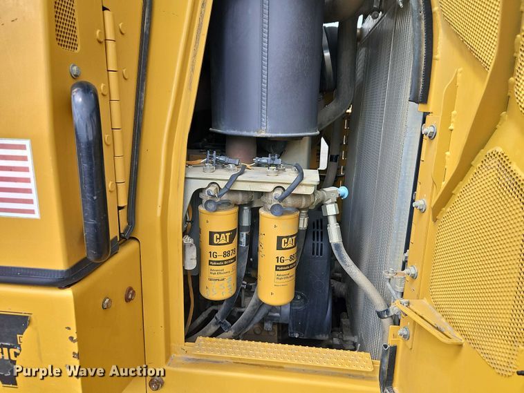 image for item EB8096 2015 Caterpillar 953D track loader