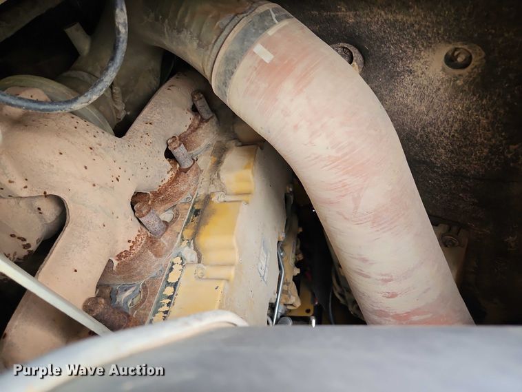 image for item EB8096 2015 Caterpillar 953D track loader