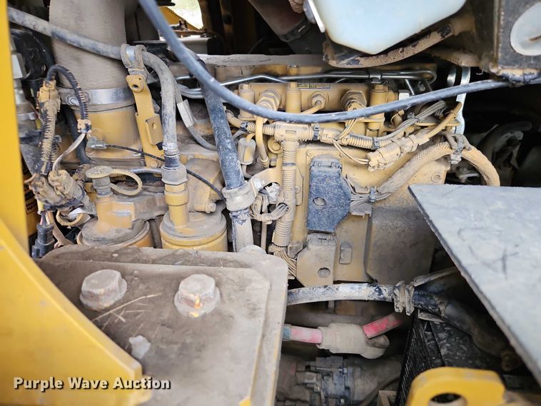 image for item EB8096 2015 Caterpillar 953D track loader