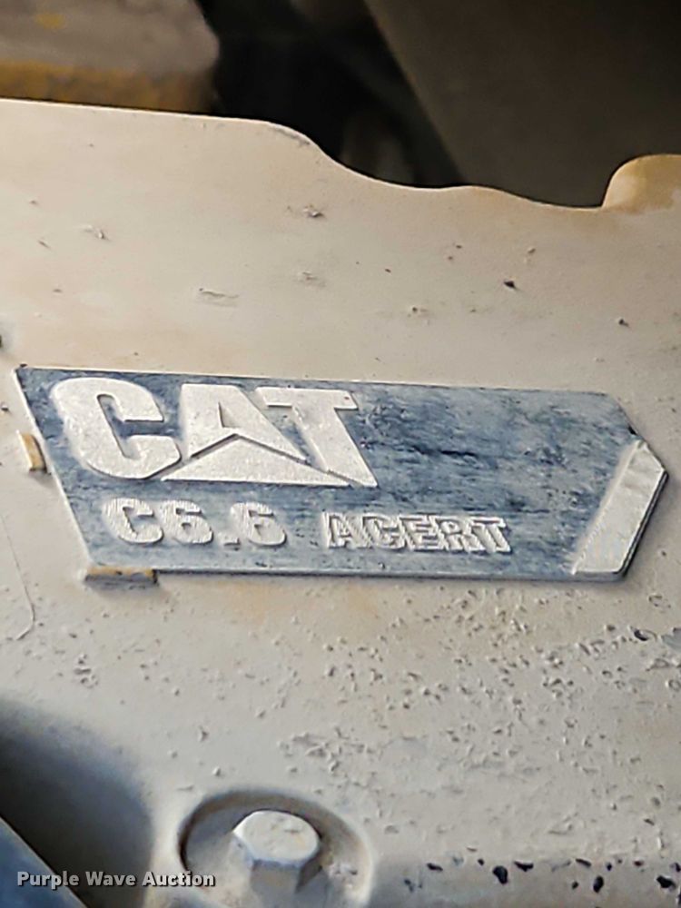 image for item EB8096 2015 Caterpillar 953D track loader