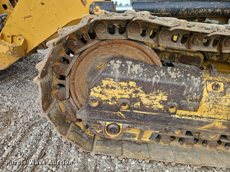 image for item EB8096 2015 Caterpillar 953D track loader