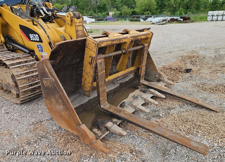 image for item EB8097 2016 Caterpillar 953D track loader