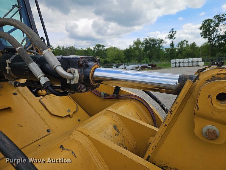 image for item EB8097 2016 Caterpillar 953D track loader