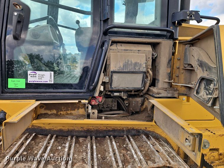 image for item EB8097 2016 Caterpillar 953D track loader