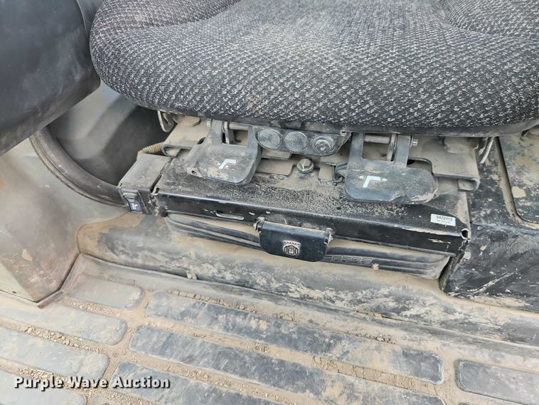 image for item EB8097 2016 Caterpillar 953D track loader