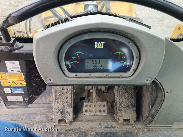 image for item EB8097 2016 Caterpillar 953D track loader