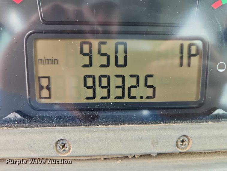 image for item EB8097 2016 Caterpillar 953D track loader