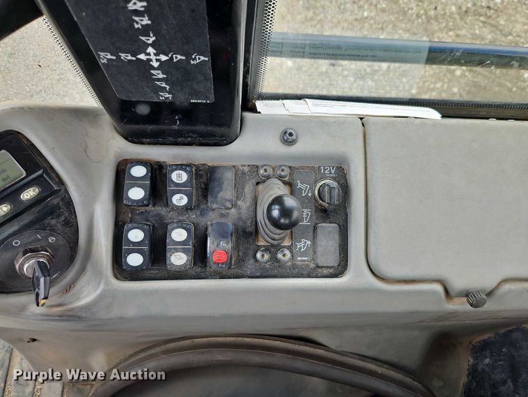 image for item EB8097 2016 Caterpillar 953D track loader