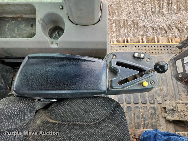 image for item EB8097 2016 Caterpillar 953D track loader