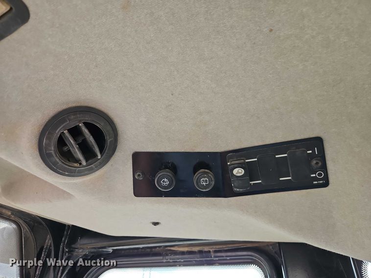 image for item EB8097 2016 Caterpillar 953D track loader