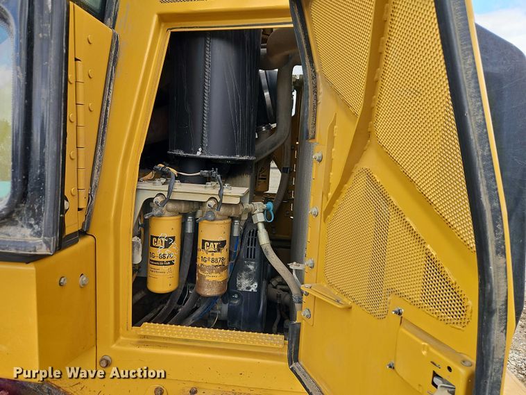 image for item EB8097 2016 Caterpillar 953D track loader