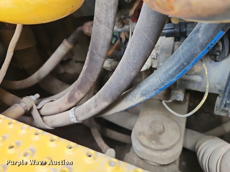 image for item EB8097 2016 Caterpillar 953D track loader