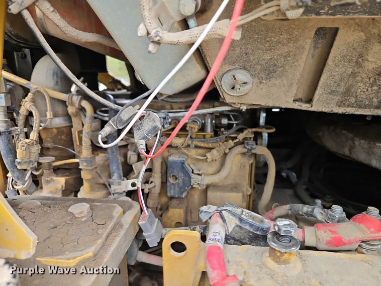 image for item EB8097 2016 Caterpillar 953D track loader