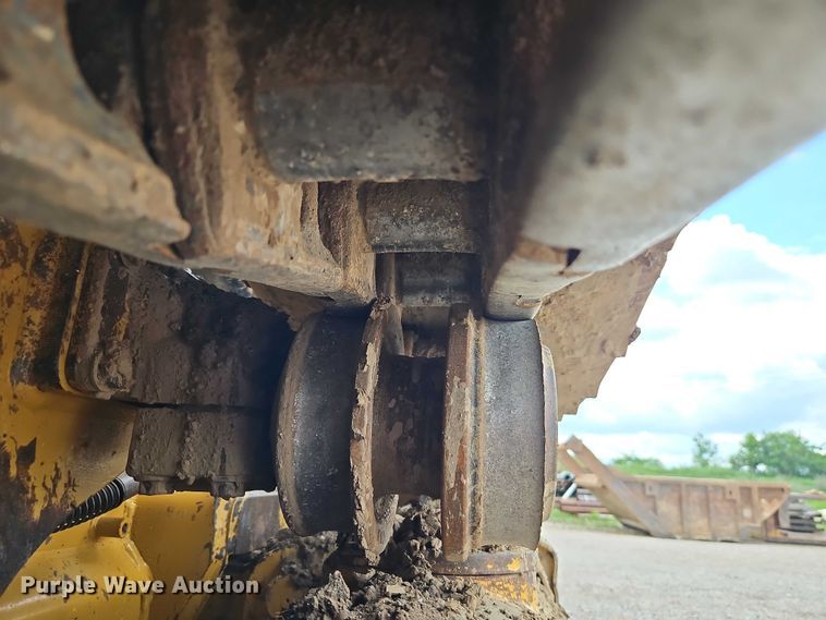 image for item EB8097 2016 Caterpillar 953D track loader