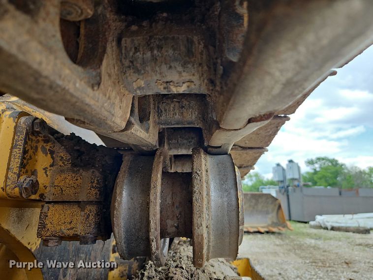 image for item EB8097 2016 Caterpillar 953D track loader