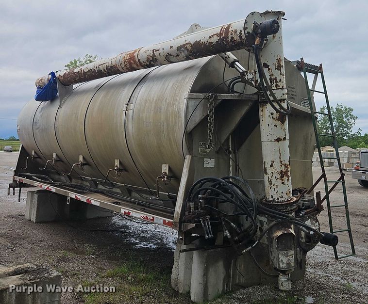 image for item EB8106 Warren fertilizer delivery bed