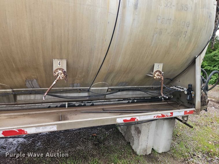 image for item EB8106 Warren fertilizer delivery bed