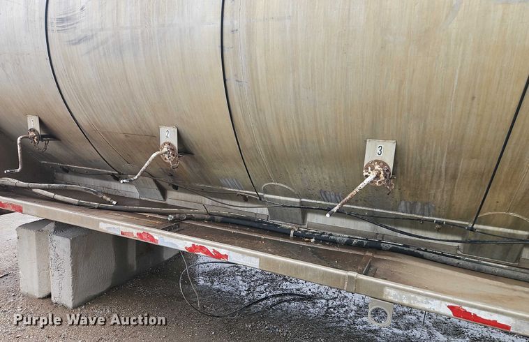 image for item EB8106 Warren fertilizer delivery bed