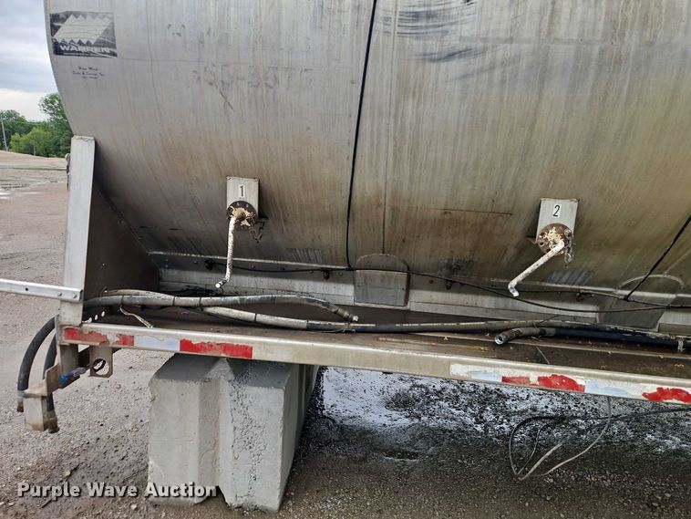 image for item EB8106 Warren fertilizer delivery bed