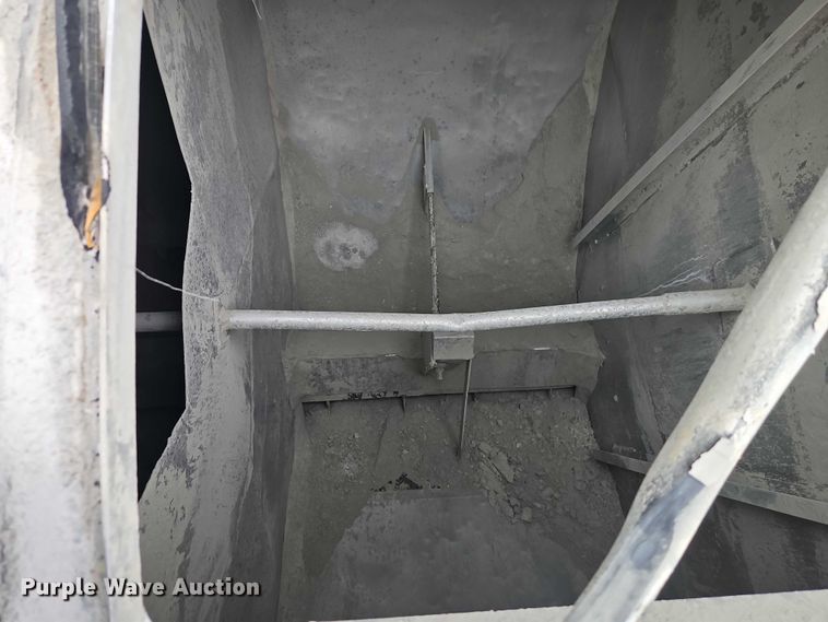 image for item EB8106 Warren fertilizer delivery bed