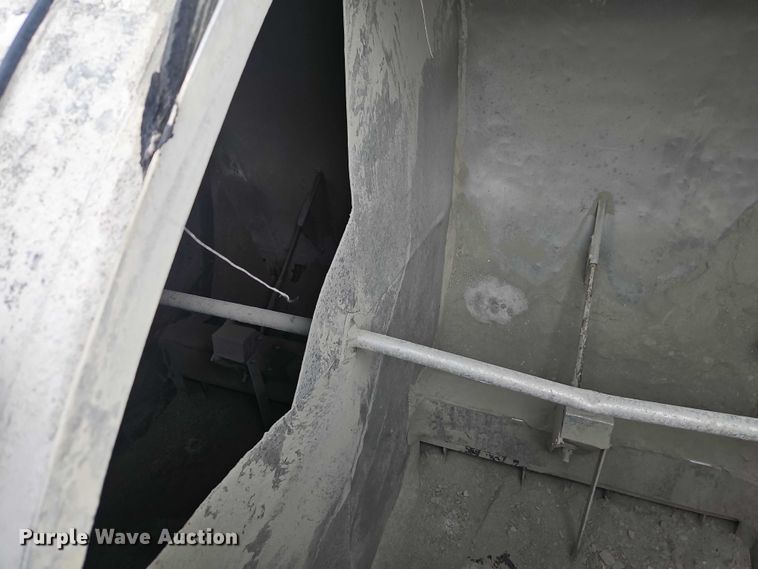 image for item EB8106 Warren fertilizer delivery bed