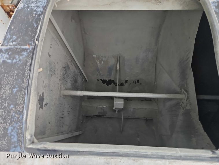 image for item EB8106 Warren fertilizer delivery bed