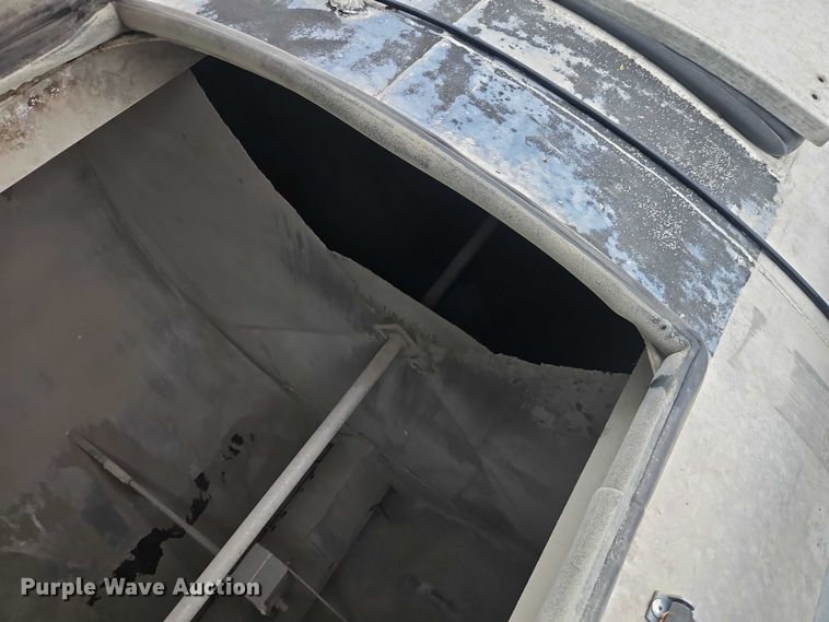 image for item EB8106 Warren fertilizer delivery bed