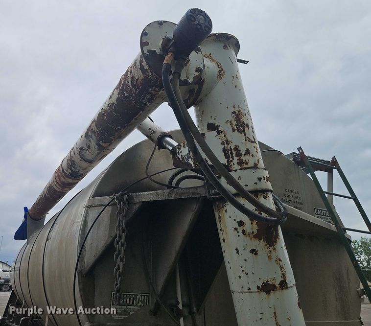 image for item EB8106 Warren fertilizer delivery bed