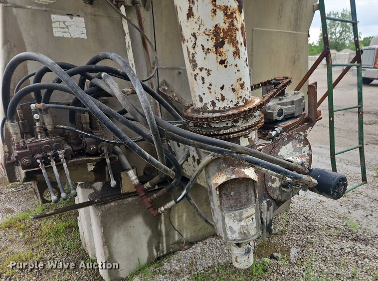 image for item EB8106 Warren fertilizer delivery bed