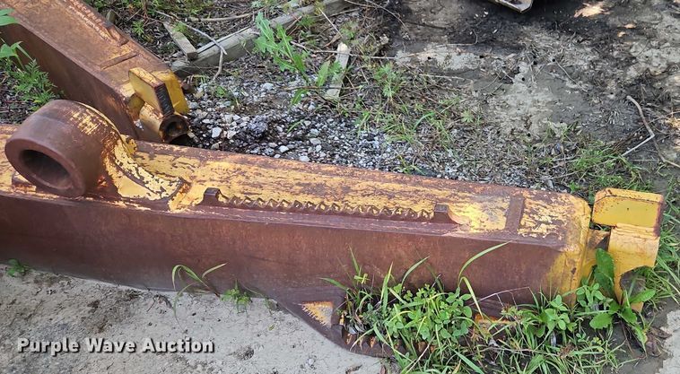 image for item EB8118 Caterpillar D8 dozer blade