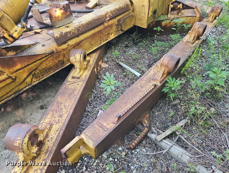 image for item EB8118 Caterpillar D8 dozer blade