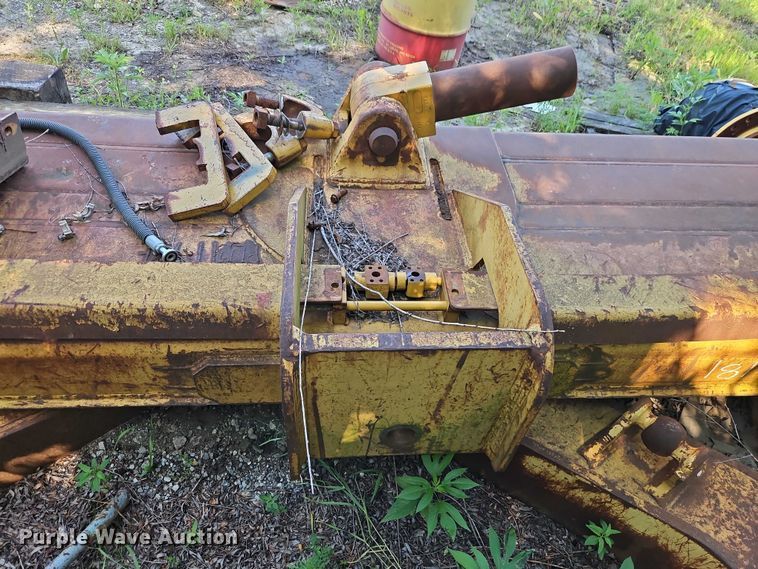 image for item EB8118 Caterpillar D8 dozer blade