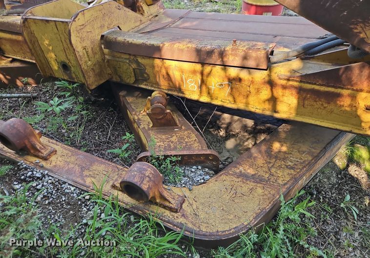 image for item EB8118 Caterpillar D8 dozer blade