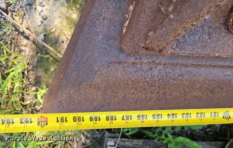 image for item EB8118 Caterpillar D8 dozer blade