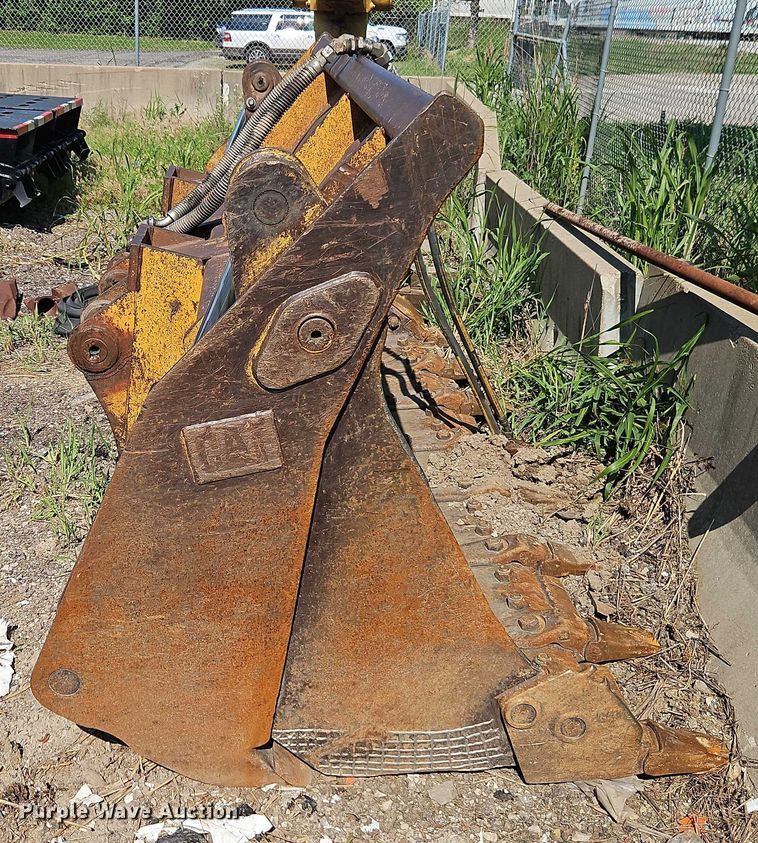 image for item EB8121 Caterpillar four in one bucket