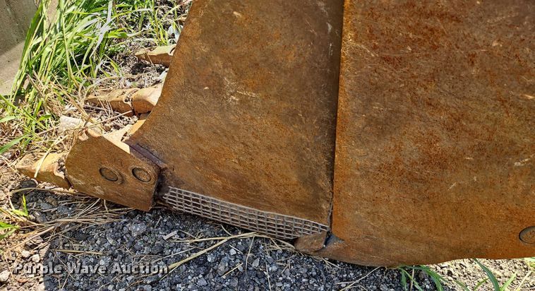 image for item EB8121 Caterpillar four in one bucket