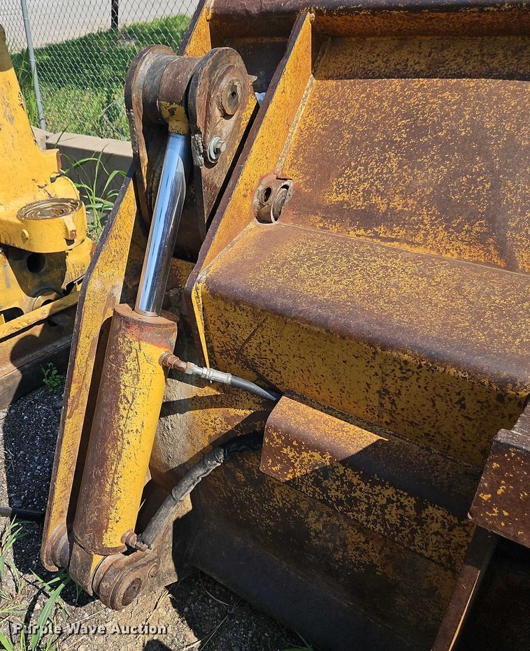 image for item EB8121 Caterpillar four in one bucket