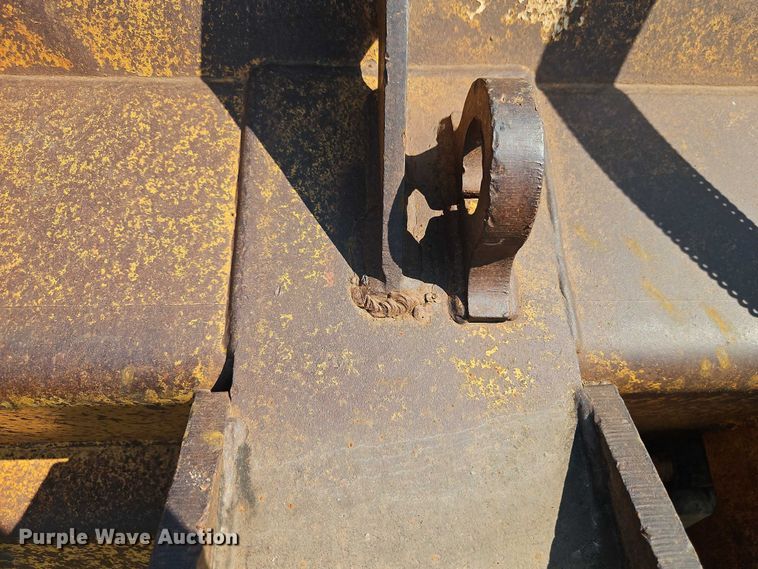 image for item EB8121 Caterpillar four in one bucket