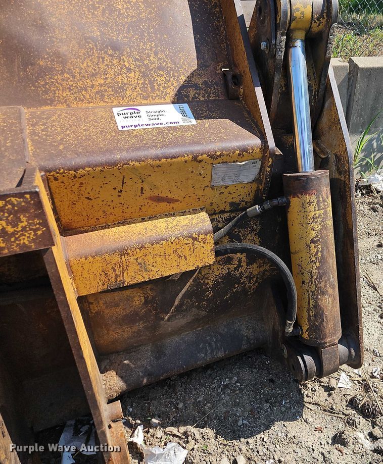 image for item EB8121 Caterpillar four in one bucket