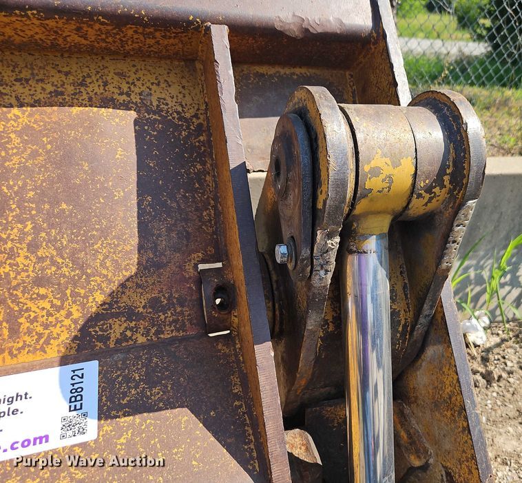image for item EB8121 Caterpillar four in one bucket