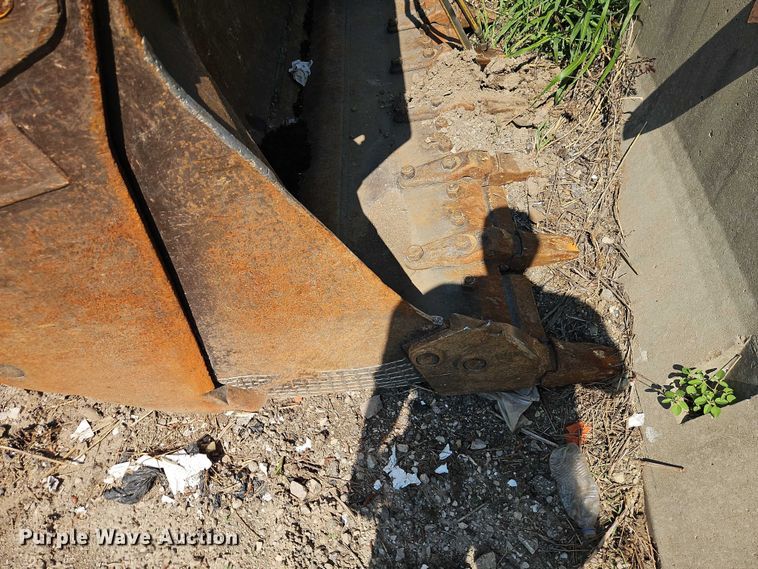 image for item EB8121 Caterpillar four in one bucket