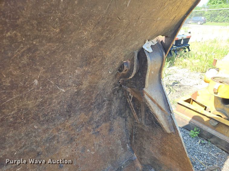 image for item EB8121 Caterpillar four in one bucket