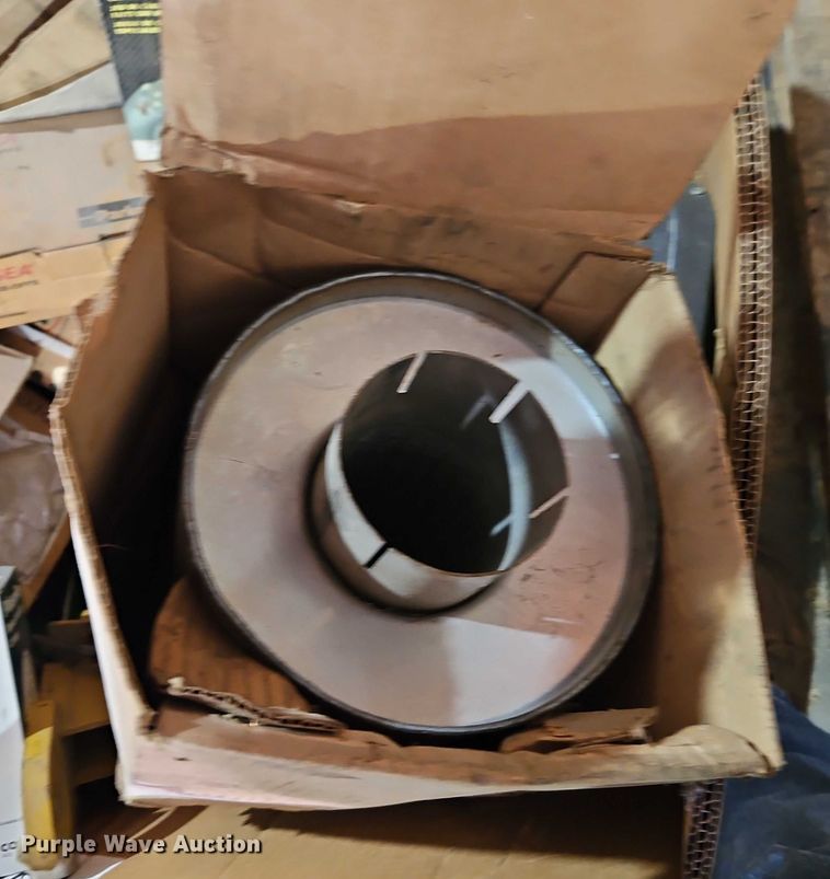 image for item EB8123 (4) pallets of parts