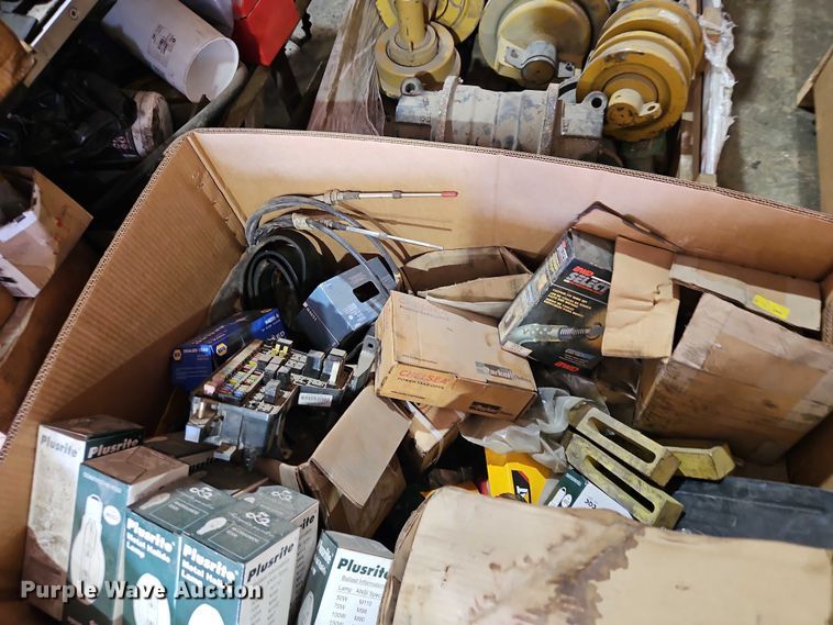 image for item EB8123 (4) pallets of parts