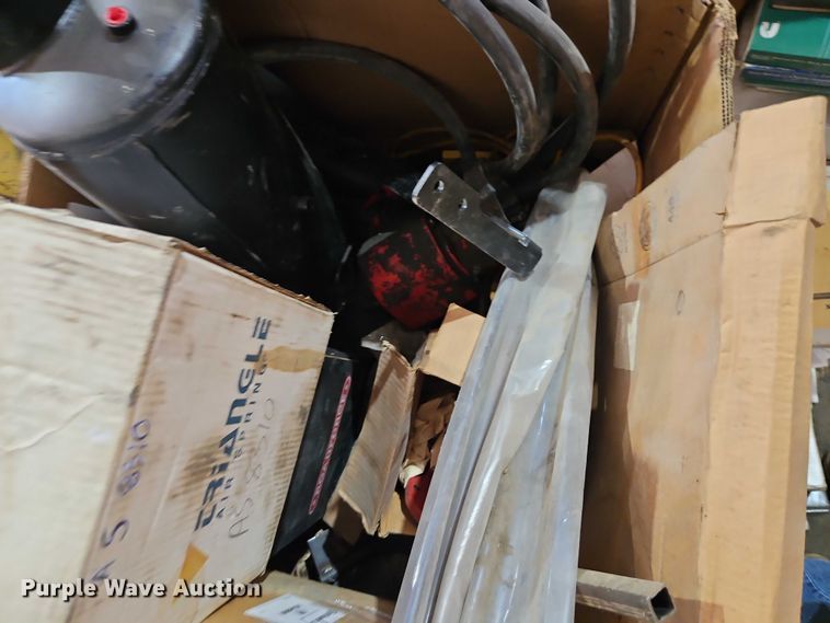 image for item EB8123 (4) pallets of parts