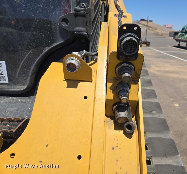 image for item EC1037 2018 Caterpillar 299D2 tracked skid steer loader