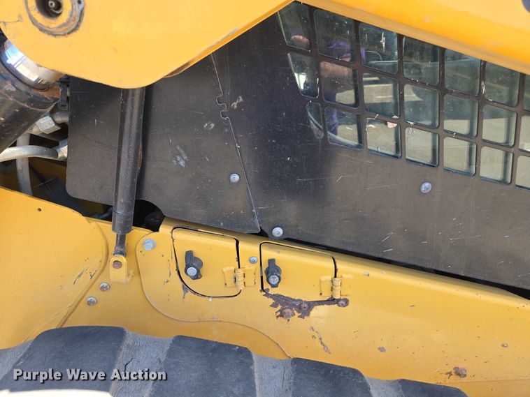 image for item EC1037 2018 Caterpillar 299D2 tracked skid steer loader