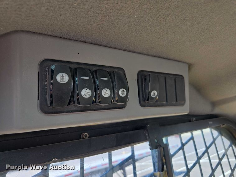 image for item EC1037 2018 Caterpillar 299D2 tracked skid steer loader